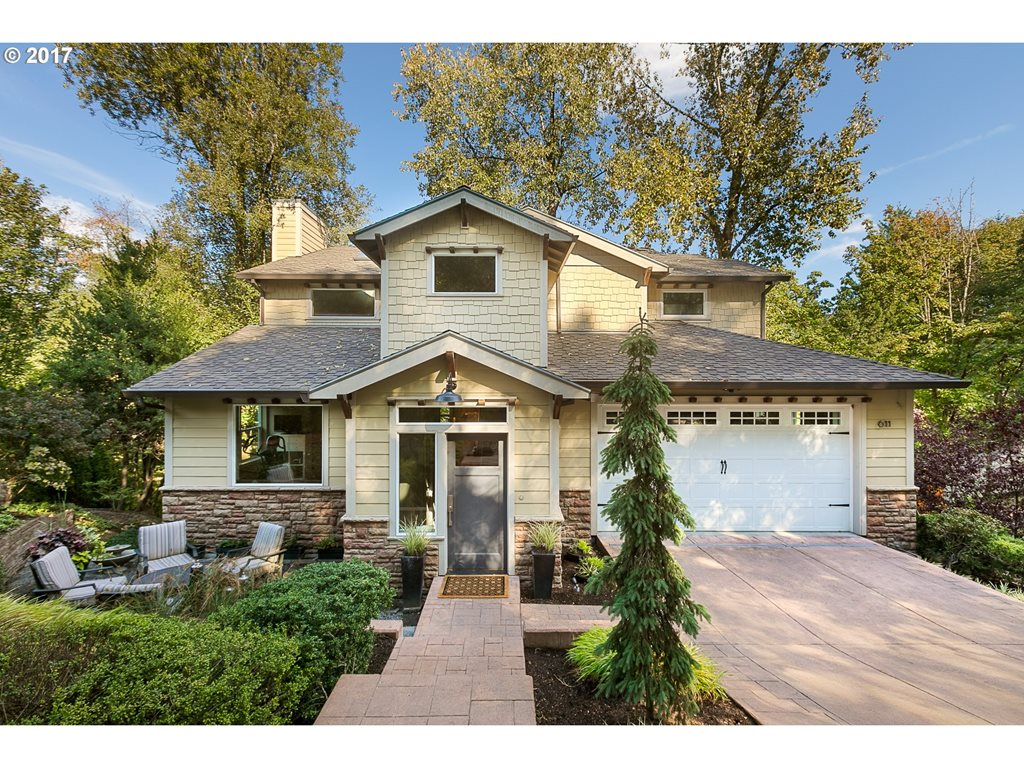 611 SW ARBORETUM CIR, 