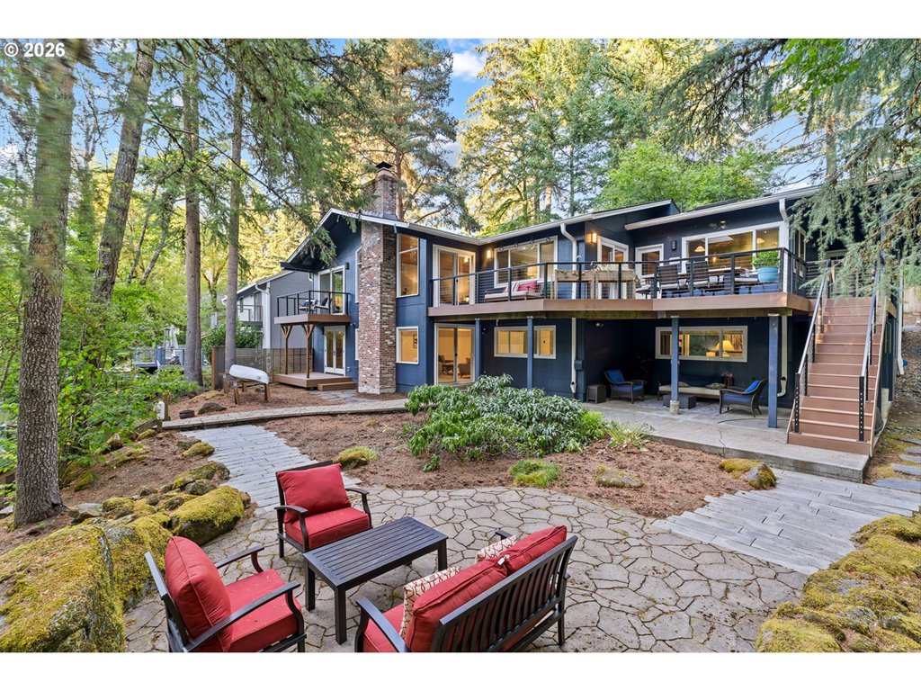 Renovated Mid-Century in Lake Oswego