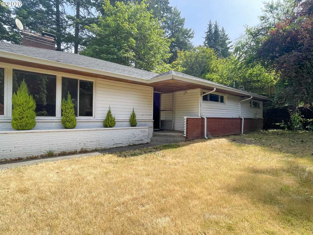 Renovated Mid-Century in Lake Oswego