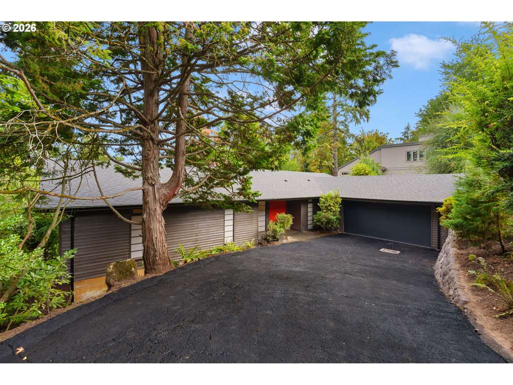 Contemporary Home in Palisades