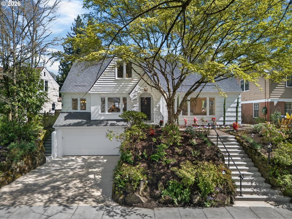 6834 SE REED COLLEGE PL, 