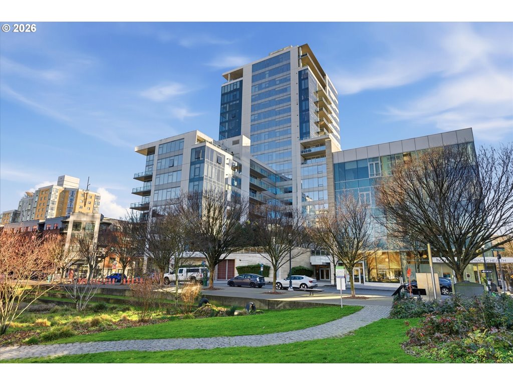 1001 NW LOVEJOY ST 208, 